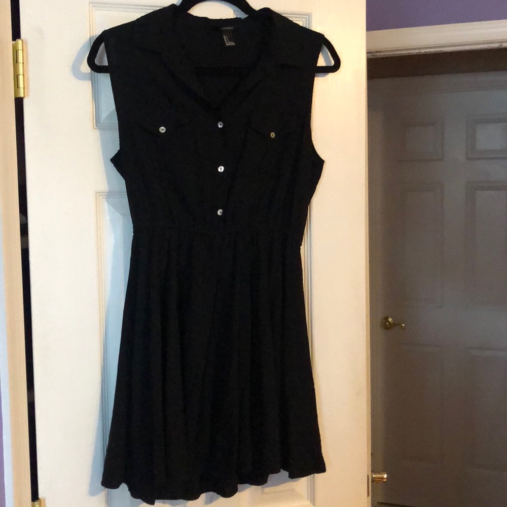 Forever 21 Sleeveless Black Dress